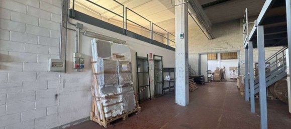 Almacén en Cabiate, Italy 1370 m² No. 362288 13