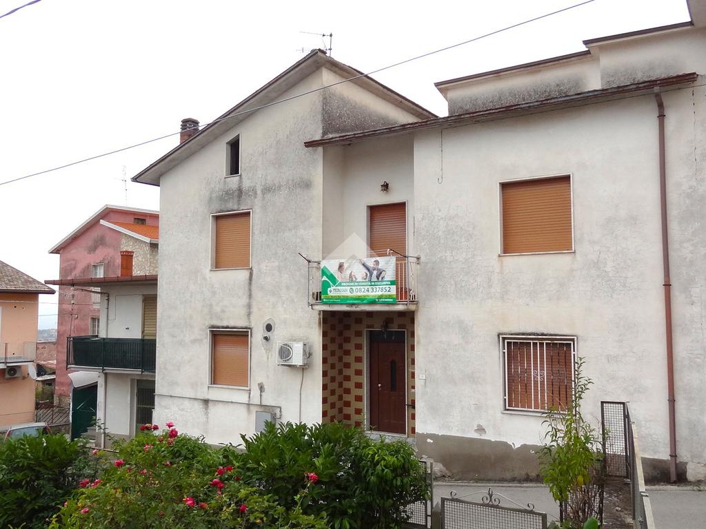 2 bedrooms House in San Martino Sannita, Italy No. 320791