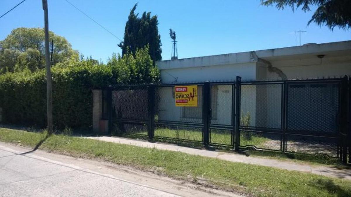 2 bedrooms House in Almirante Brown, Argentina No. 80144