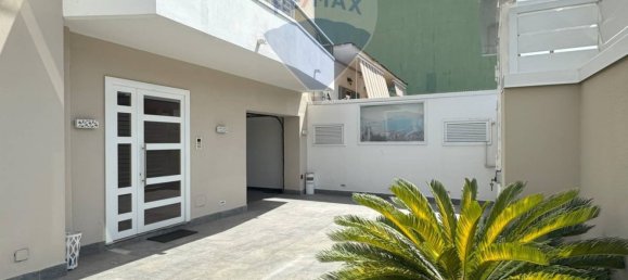 8 bedrooms House in Naples, Italy No. 310965 5