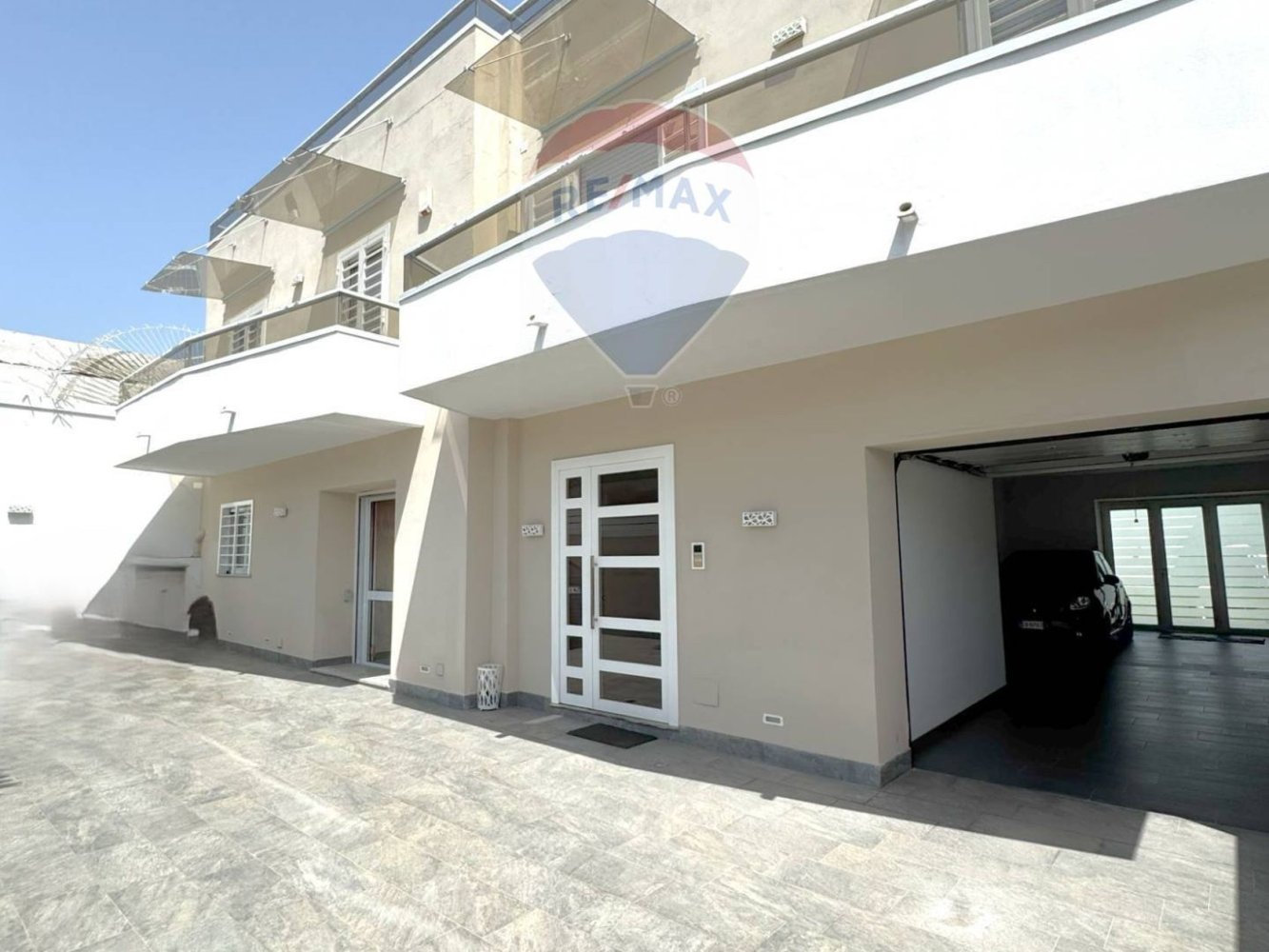 8 bedrooms House in Naples, Italy No. 310965