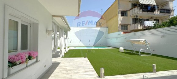 8 bedrooms House in Naples, Italy No. 310965 13