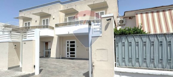 8 bedrooms House in Naples, Italy No. 310965 48