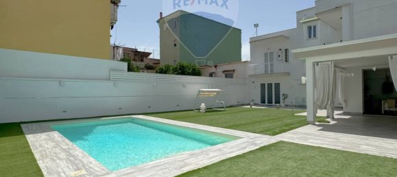 8 bedrooms House in Naples, Italy No. 310965 18