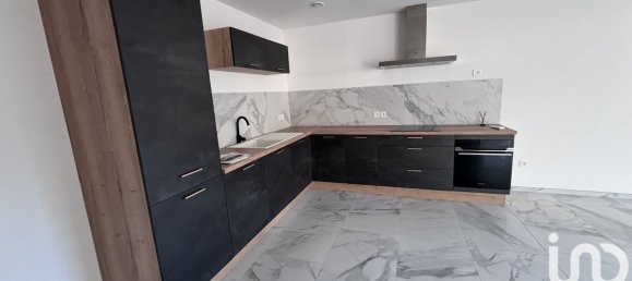 3 bedrooms House in Bresles, France No. 61230 2