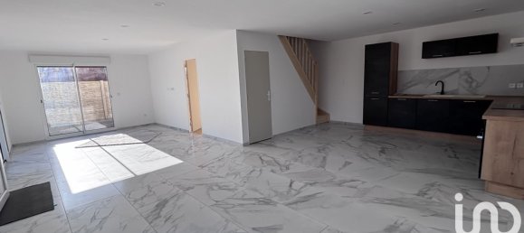 3 bedrooms House in Bresles, France No. 61230 3