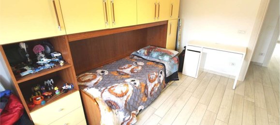 3 rooms Apartment in Novara, Italy No. 159786 20