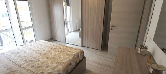 3 rooms Apartment in Novara, Italy No. 159786 5