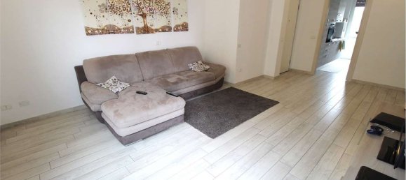3 rooms Apartment in Novara, Italy No. 159786 8