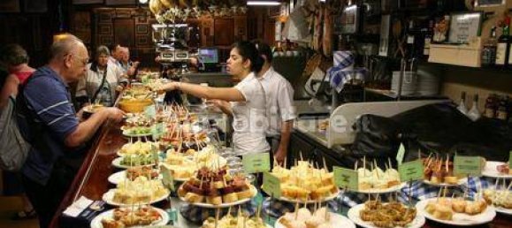 3غرفة عقار تجاري في Lucca, Italy رقم 25668 10