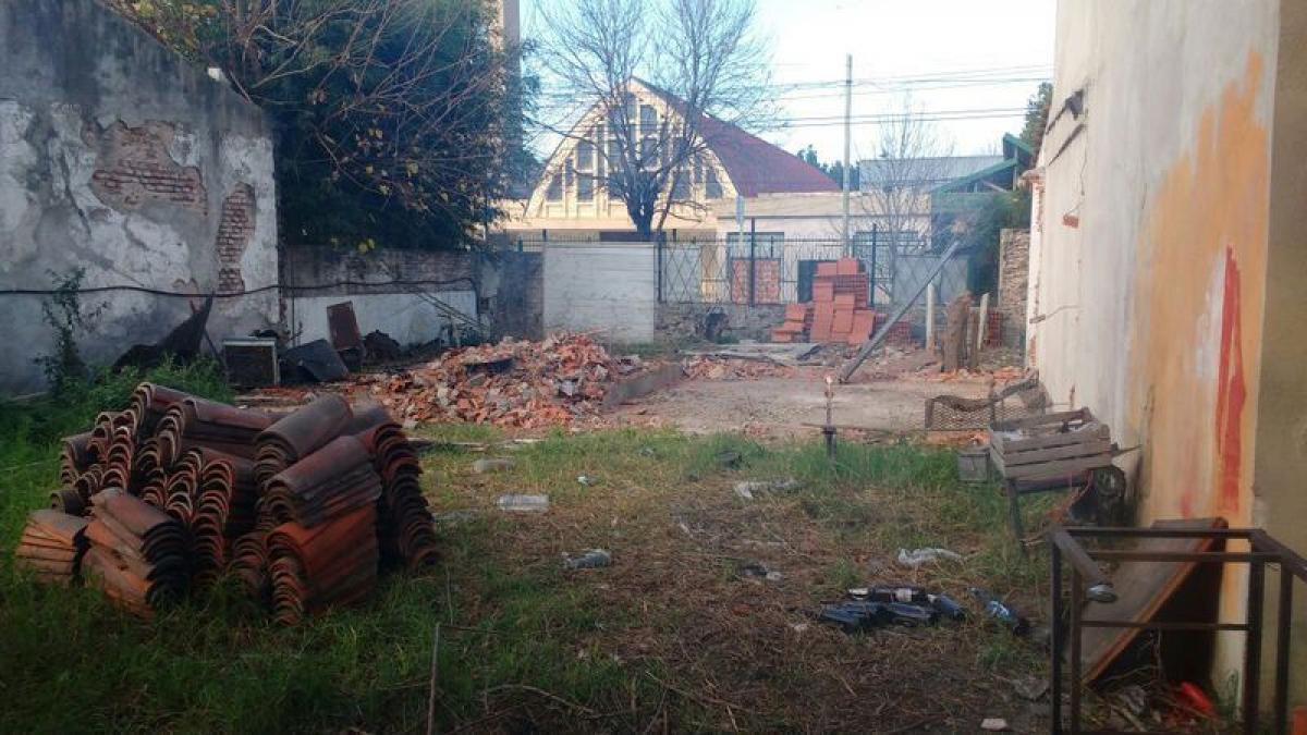  Land in Moron, Argentina No. 49792