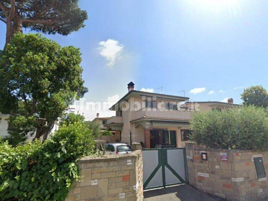 Вилла с 3 спальнями в Анцио, Италия № 11922