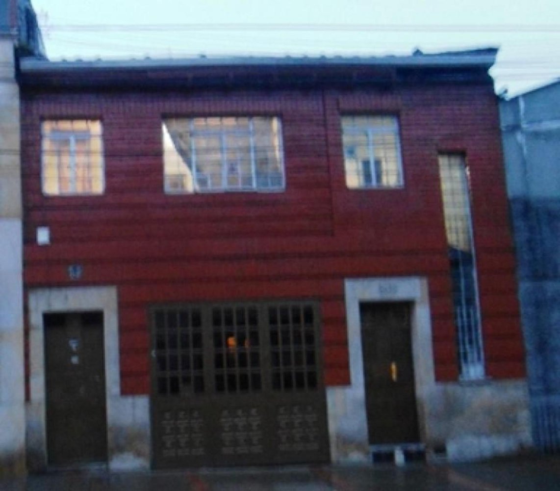 Casa de 3 dormitorios en Bogotá, Colombia No. 10120