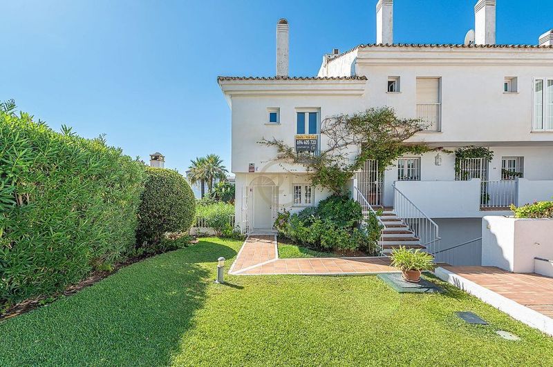 3 Schlafzimmer Haus in Marbella, Spain, Nr. 235044