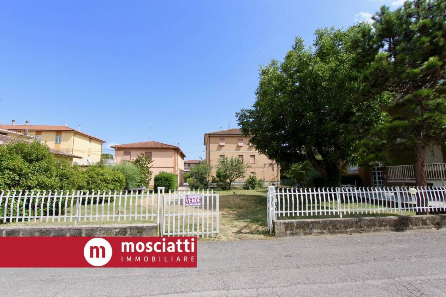 Terreno em Matelica, Italy 500 m² N.º 259141