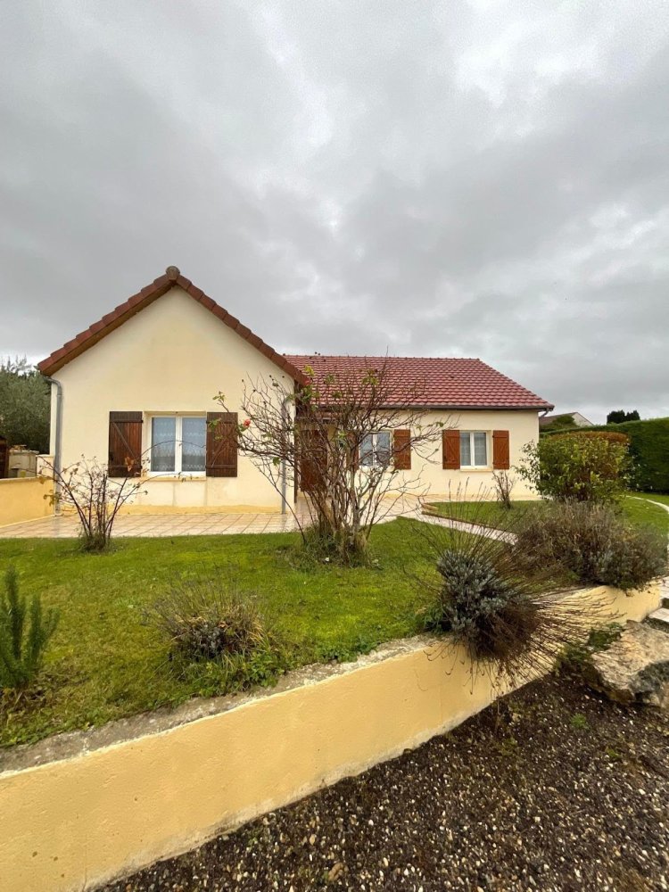 Casa T4 em Berry-Bouy, France N.º 79866
