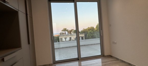 5 dormitorios villa en venta en Paralimni, Ammochostos, Cyprus № 26965 8