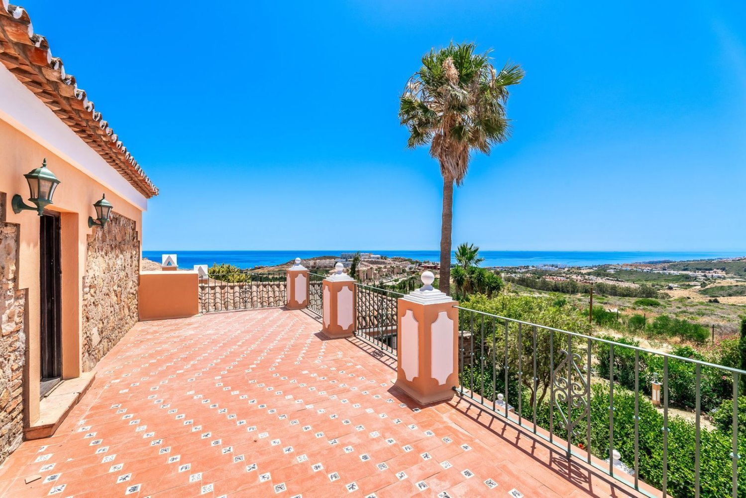 6 bedrooms House in Manilva, Spain No. 142223