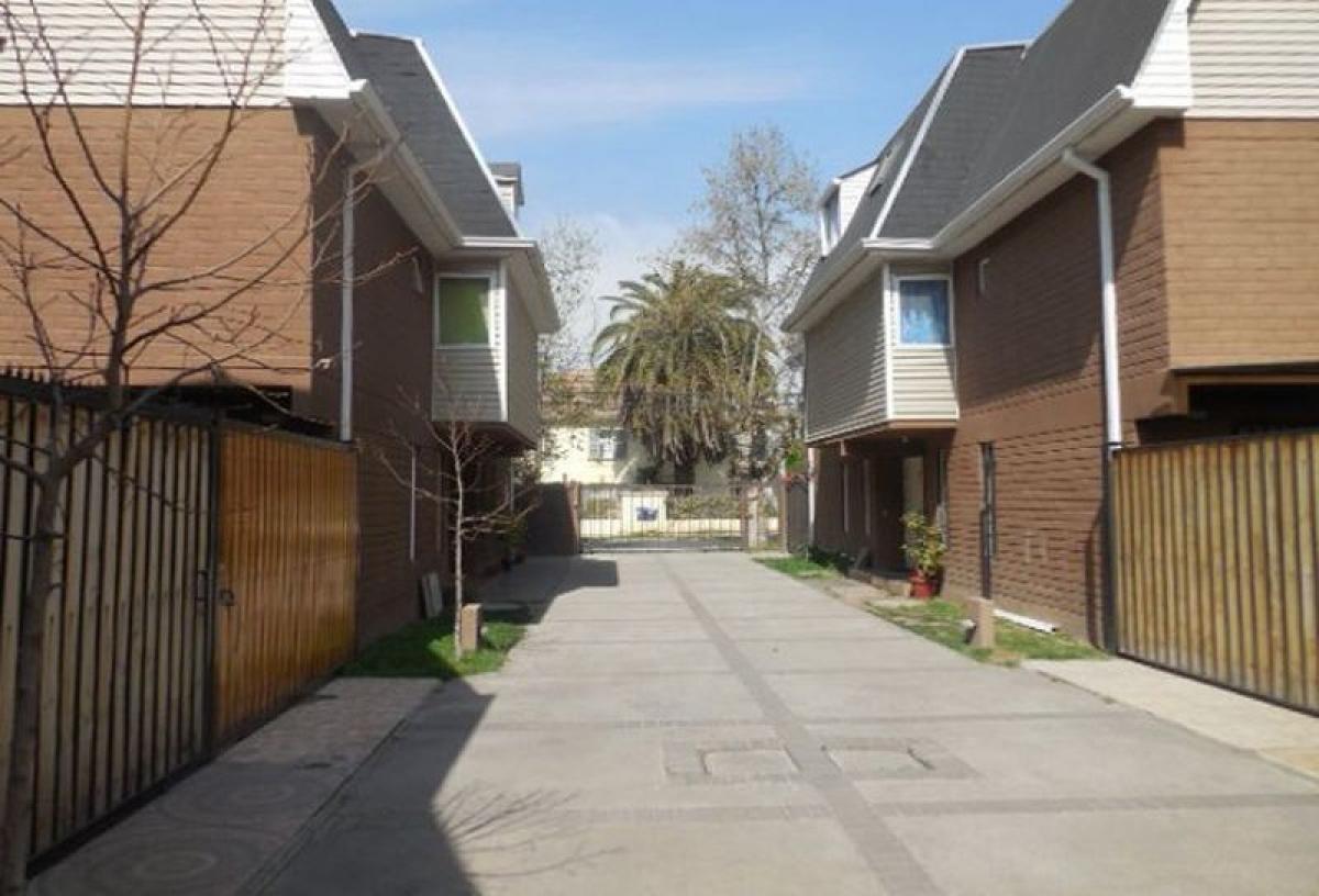 5 bedrooms House in Santiago, Chile No. 1733