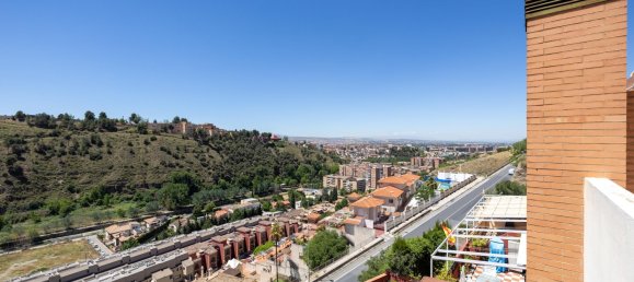 4 bedrooms Townhouse in Granada, Spain No. 150061 2