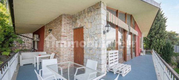 4 bedrooms Villa in Torri del Benaco, Italy No. 234554 2