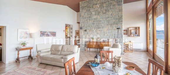 4 bedrooms Villa in Torri del Benaco, Italy No. 234554 4
