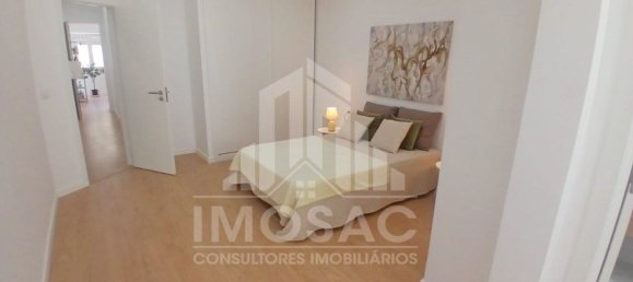 3 bedrooms Apartment in Lisbon, Portugal No. 163044 3