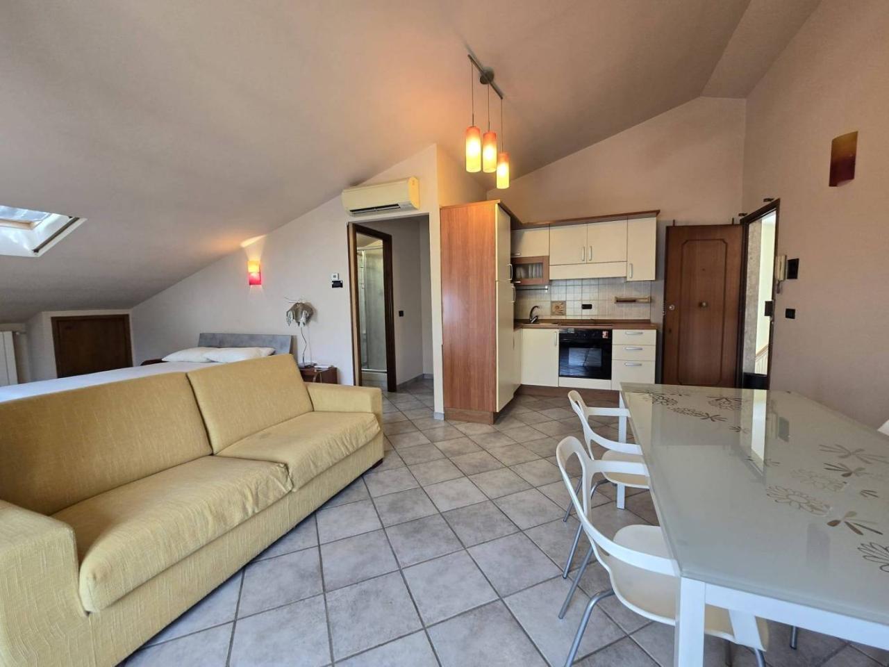 2 rooms Penthouse in Vinovo, Italy No. 21001