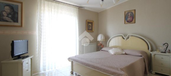 3 chambres Appartement à Reggio Calabria, Italy No. 371379 5