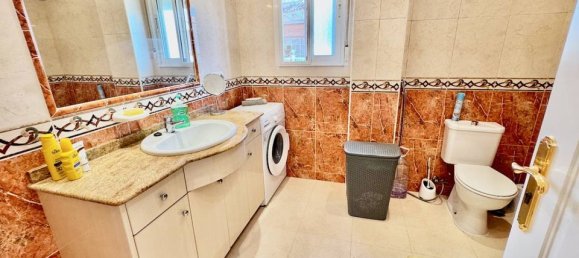 4 bedrooms Villa in Alicante, Spain No. 176452 9