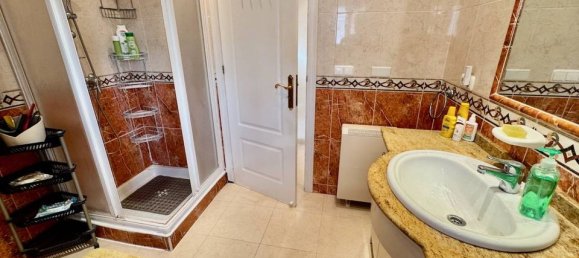 4 bedrooms Villa in Alicante, Spain No. 176452 10