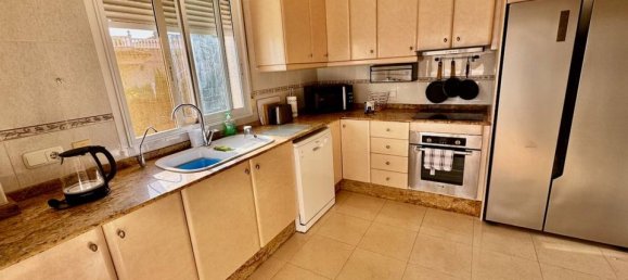 4 bedrooms Villa in Alicante, Spain No. 176452 3