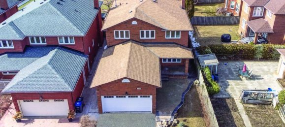 6 bedrooms House in Mississauga, Canada No. 109 2