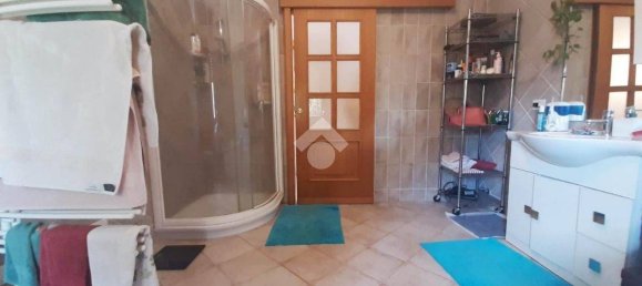 4 bedrooms Villa in Turate, Italy No. 270411 17