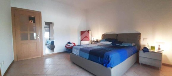 4 bedrooms Villa in Turate, Italy No. 270411 13