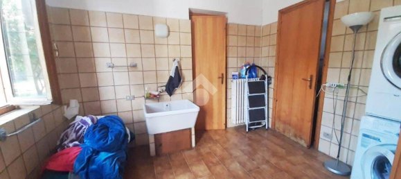 4 bedrooms Villa in Turate, Italy No. 270411 21