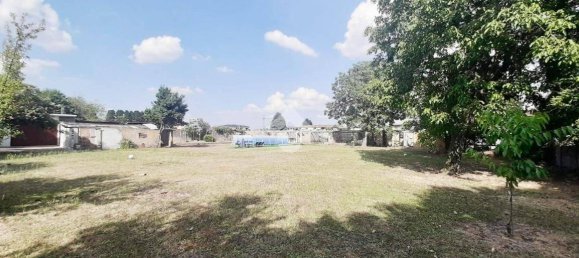 4 bedrooms Villa in Turate, Italy No. 270411 25