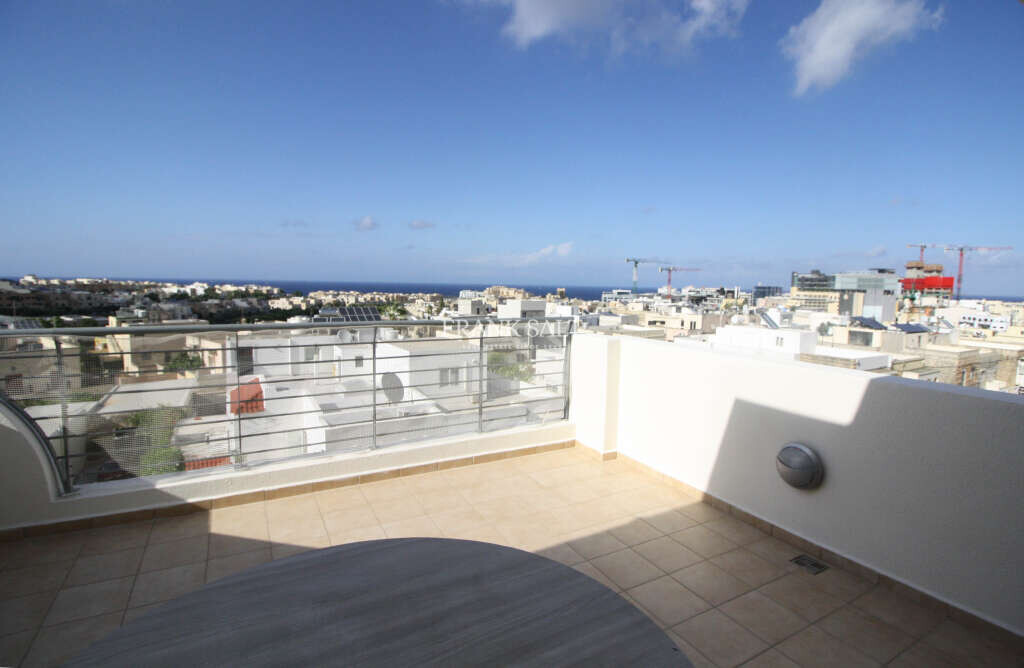 2 Schlafzimmer Penthouse in Swieqi, Malta, Nr. 4356