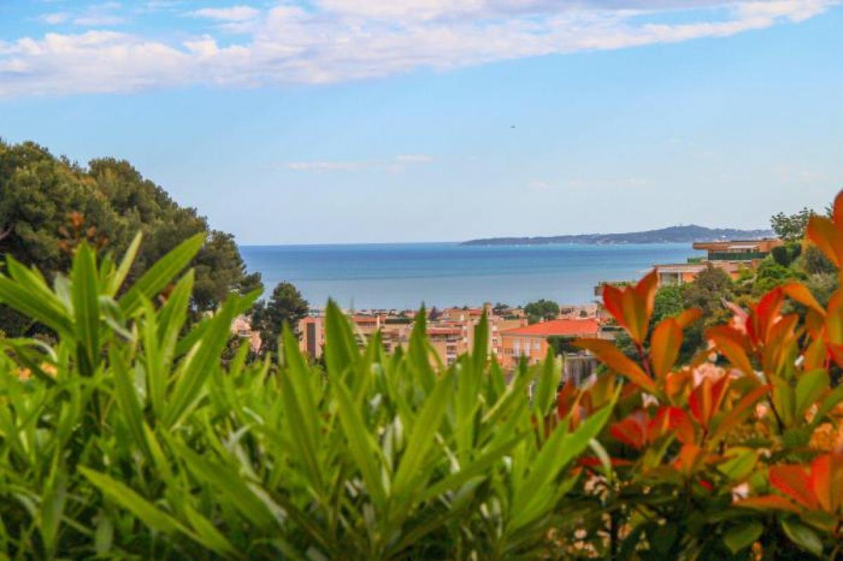 3 bedrooms Apartment in Saint-Laurent-du-Var, France No. 2852