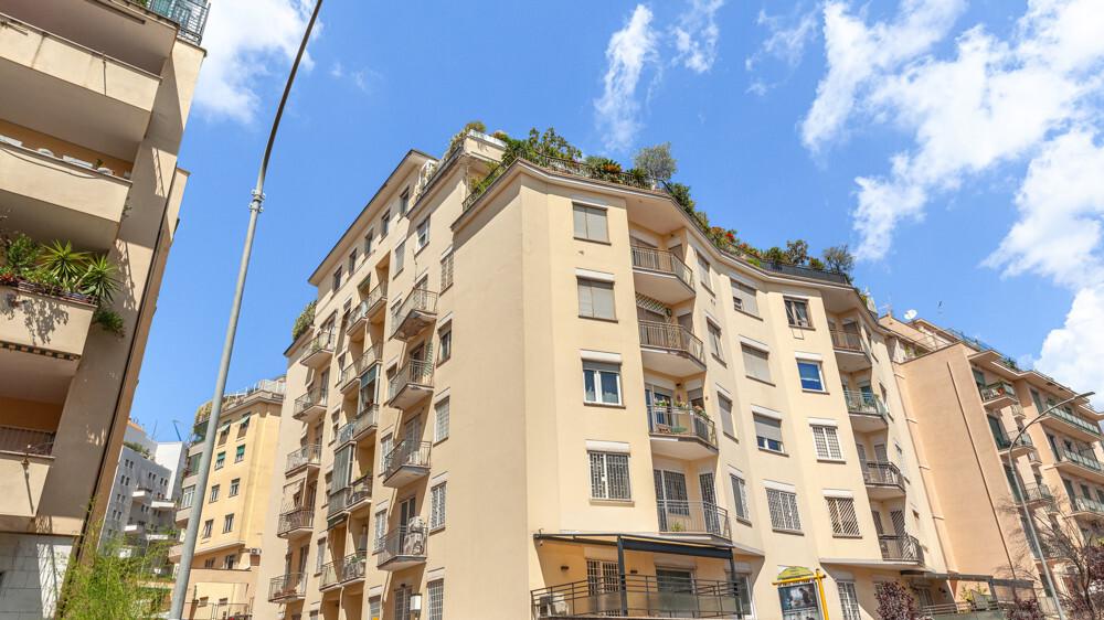 4 rooms Apartment in Rome, Italy No. 36335