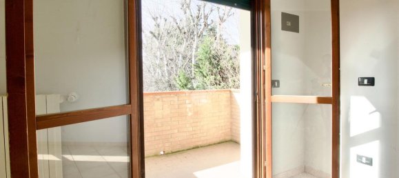 3 rooms Apartment in Reggio Emilia, Italy No. 5619 28