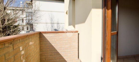 3 rooms Apartment in Reggio Emilia, Italy No. 5619 29