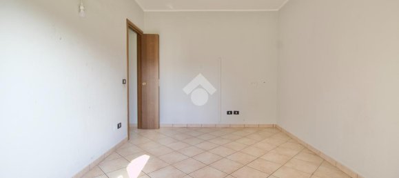 3 rooms Apartment in Reggio Emilia, Italy No. 5619 23