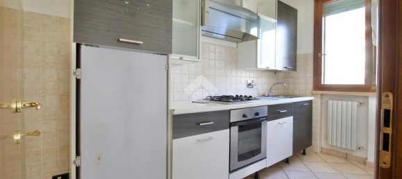 3 rooms Apartment in Reggio Emilia, Italy No. 5619 13