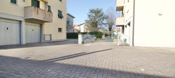 3 rooms Apartment in Reggio Emilia, Italy No. 5619 34