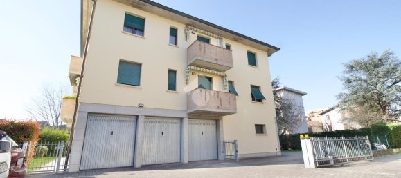 3 rooms Apartment in Reggio Emilia, Italy No. 5619 35