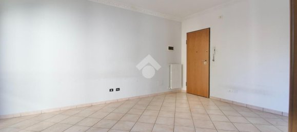 3 rooms Apartment in Reggio Emilia, Italy No. 5619 12