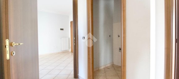 3 rooms Apartment in Reggio Emilia, Italy No. 5619 24