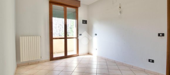 3 rooms Apartment in Reggio Emilia, Italy No. 5619 22