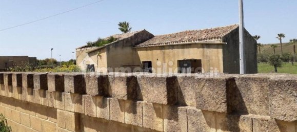 2 bedrooms House in Castelvetrano, Italy No. 84732 2